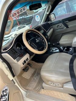 ميتسوبيشي باجيرو